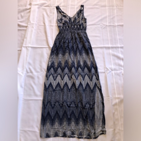 Blue Patterned Maxi Dress - Picture 13 of 13